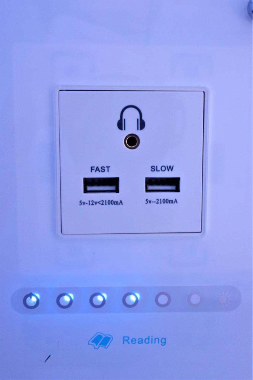 Jc Space Capsule Hotel Куа Екстериор снимка