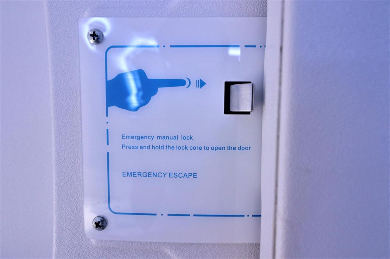 Jc Space Capsule Hotel Куа Екстериор снимка