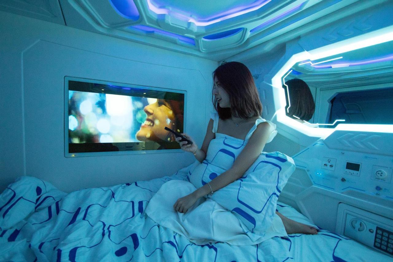 Jc Space Capsule Hotel Куа Екстериор снимка